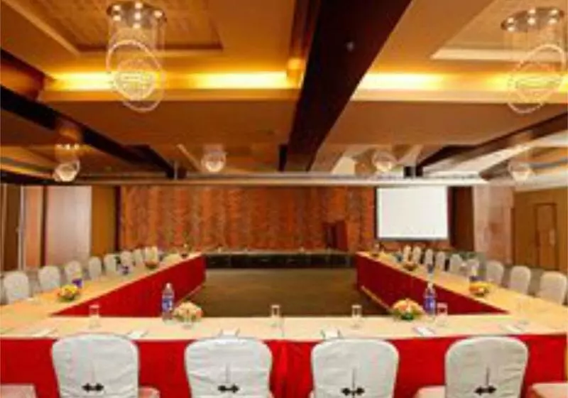 Fotos del hotel Flora Airport  And Convention Centre Kochi:  13
