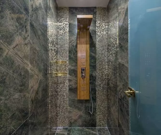 Fotos del hotel The Million Stone Hotel  Special Category:  25