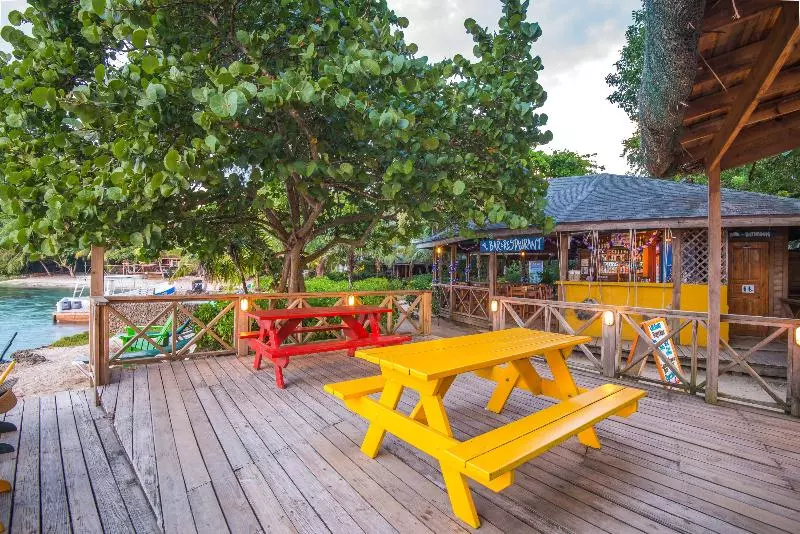 Fotos del hotel Las Rocas Resort And Dive Center:  4