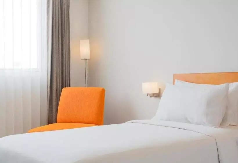 Fotos del hotel Santika Jemursari:  10