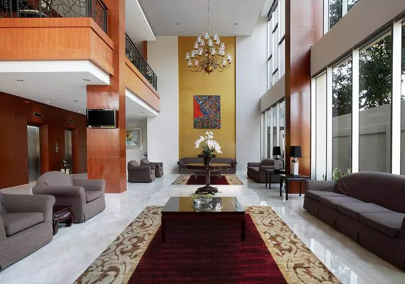 Fotos del hotel Santika Jemursari:  7