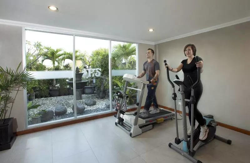 Fotos del hotel Santika Jemursari:  4