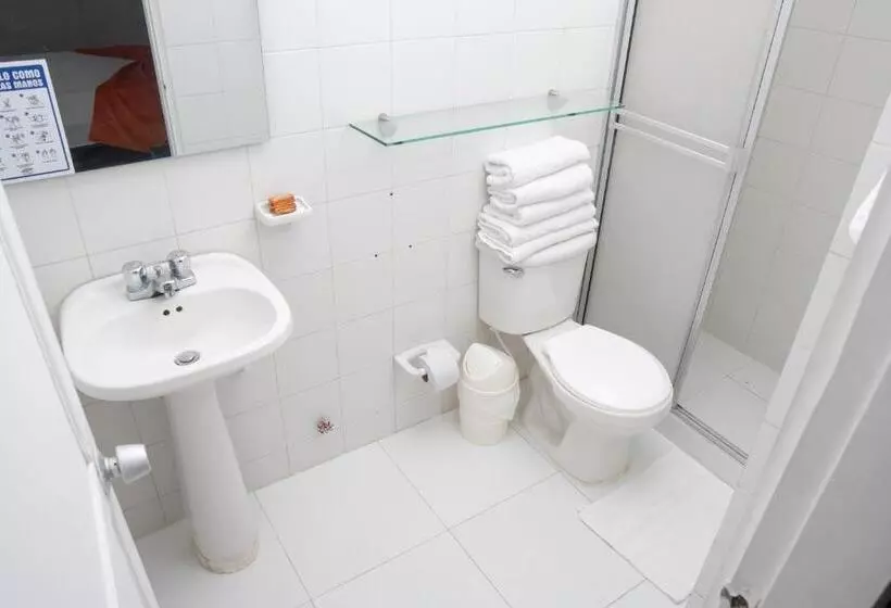 Fotos del hotel Máses Edmar:  9