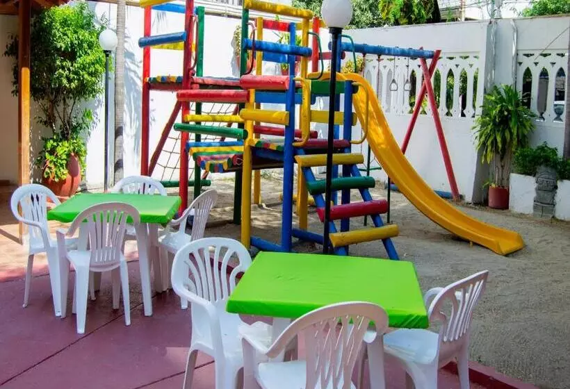 Fotos del hotel Máses Edmar:  8