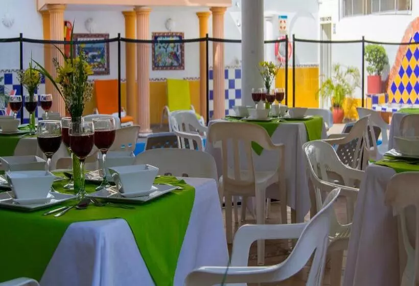 Fotos del hotel Máses Edmar:  6