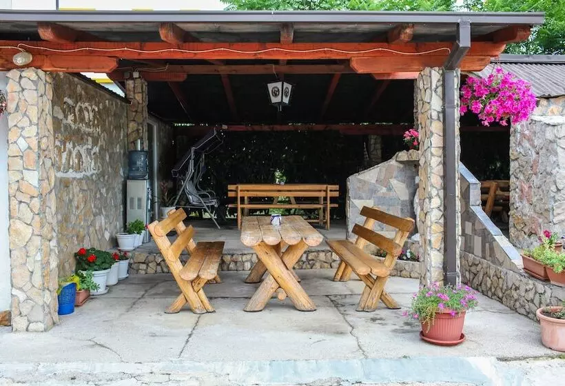 Fotos del hotel Family Guesthouse In Forest Ana & Stjepan Nikoli?:  6