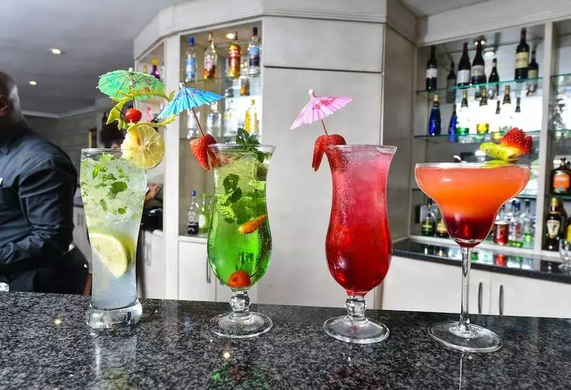 Fotos del hotel Cedarwoods Of Sandton:  2