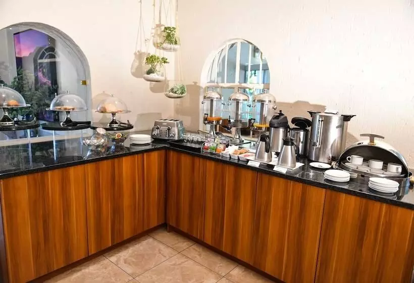 Fotos del hotel Cedarwoods Of Sandton:  5