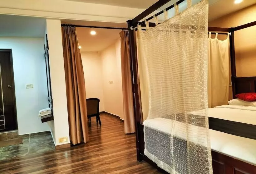 Fotos del hotel Capital O 37763 Bright Heritage:  23