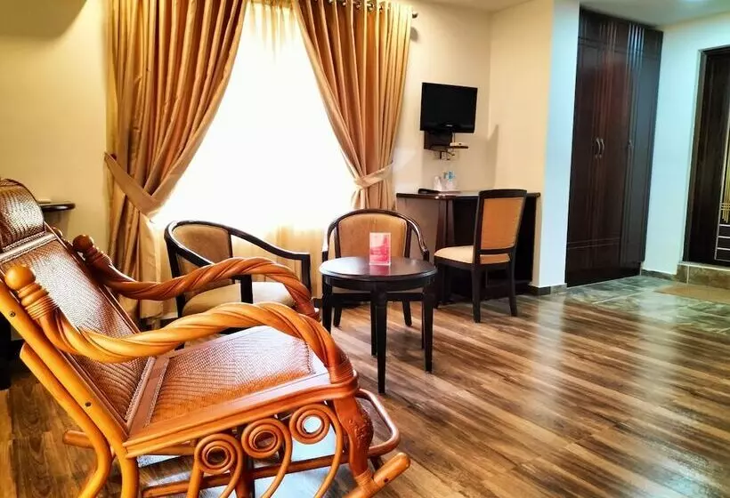 Fotos del hotel Capital O 37763 Bright Heritage:  20