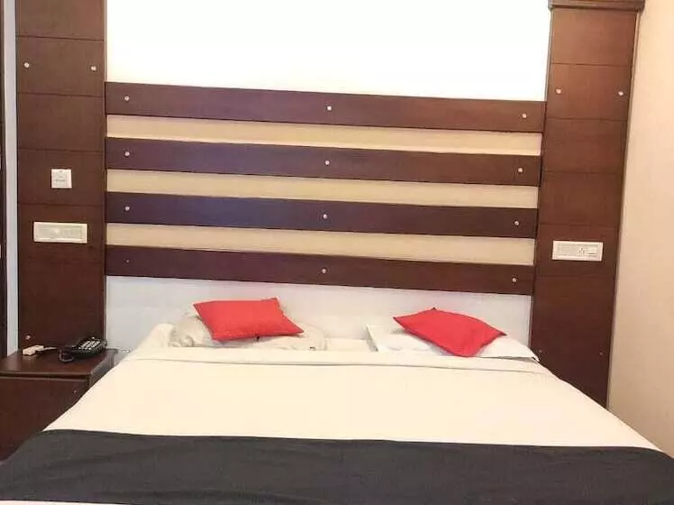 Fotos del hotel Capital O 37763 Bright Heritage:  19