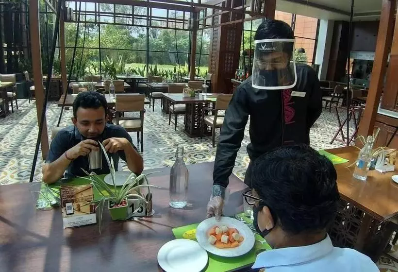 Fotos del hotel The Orchid  Hinjewadi Pune:  4