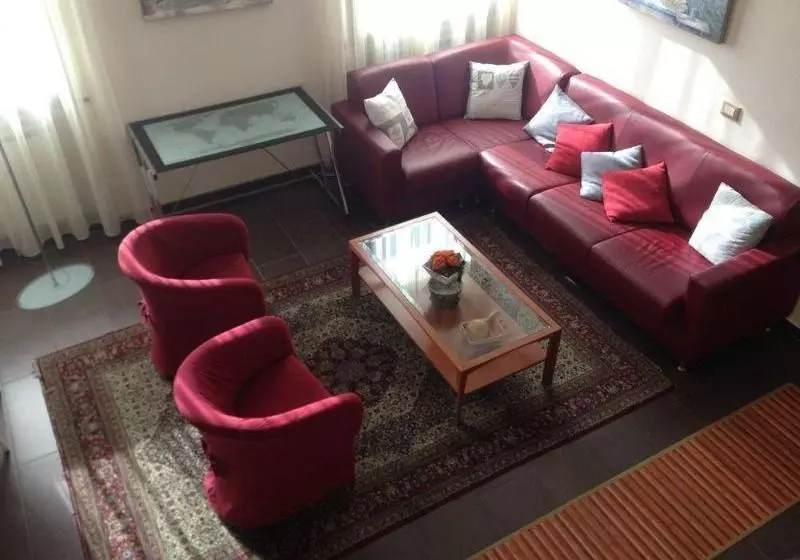 Fotos del hotel Arianna Hill House:  5