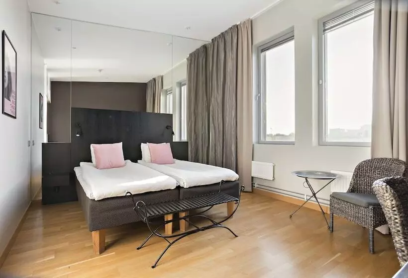 Fotos del hotel By Maude Solna:  13