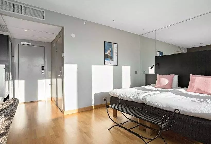 Fotos del hotel By Maude Solna:  9