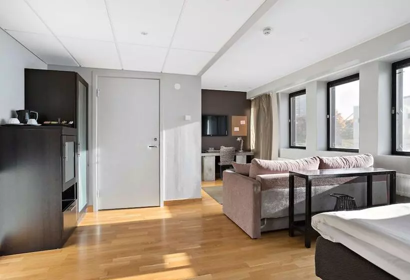 Fotos del hotel By Maude Solna:  8