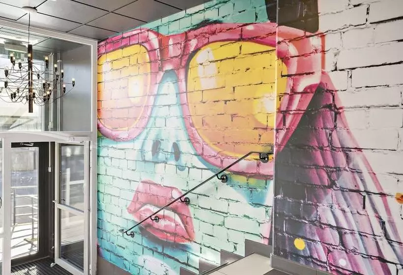 Fotos del hotel By Maude Solna:  15