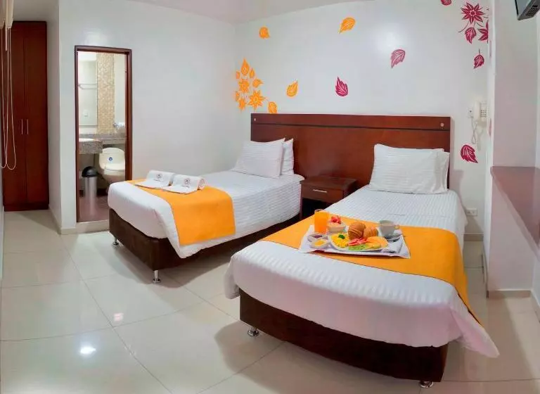 Fotos del hotel Dorado Gold Airport:  10