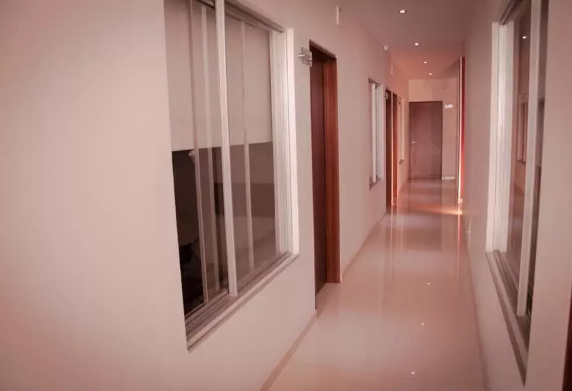 Fotos del hotel Dorado Gold Airport:  2