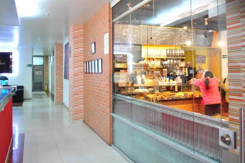 Fotos del hotel Dorado Gold Airport:  5