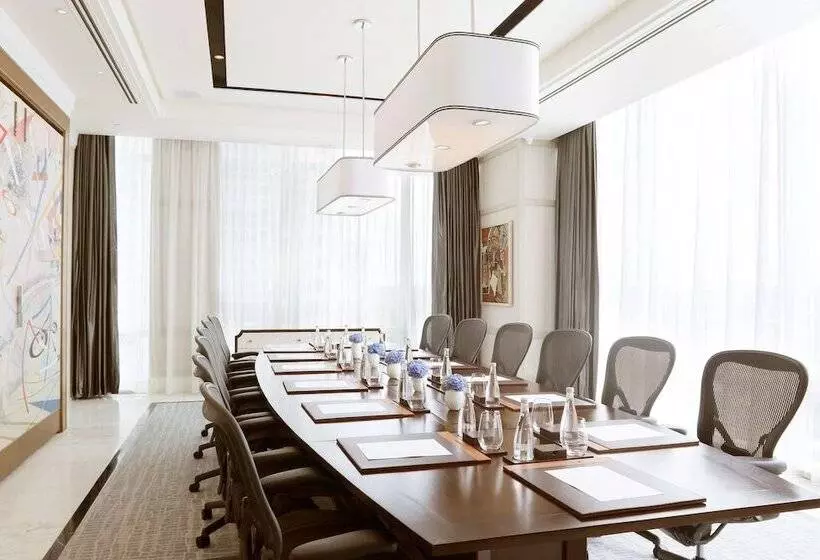 Fotos del hotel Raffles Makati  Staycation Approved:  17