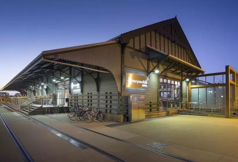 Fotos del hotel Honeysuckle Executive Apartments:  12