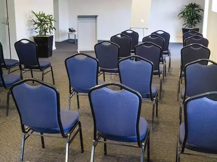 Fotos del hotel Honeysuckle Executive Apartments:  3