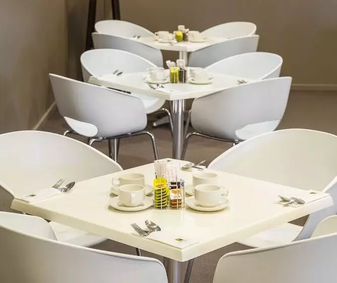 Fotos del hotel Honeysuckle Executive Apartments:  8