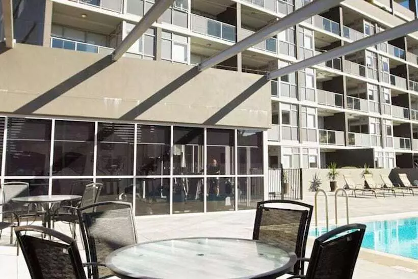 Fotos del hotel Honeysuckle Executive Apartments:  15