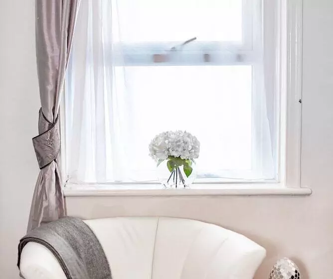 Fotos del hotel Trivelles Seaview Blackpool:  8