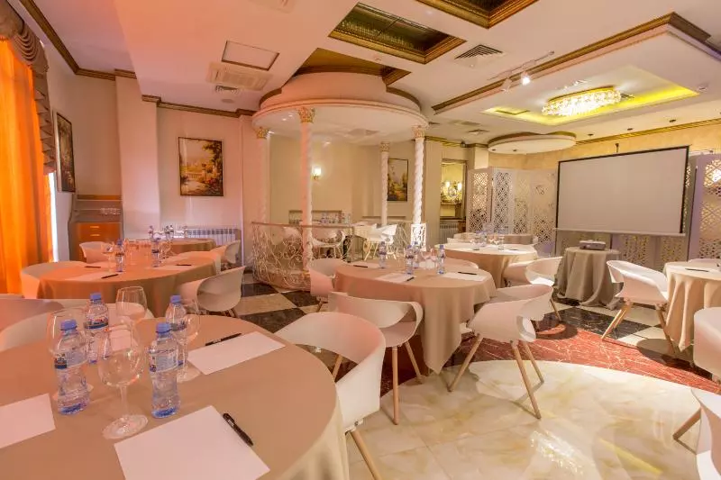 Fotos del hotel Cron Palace Tbilisi:  19