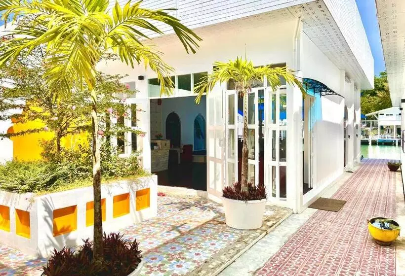 Fotos del hotel Watercolours Resort:  10