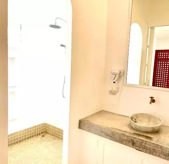 Fotos del hotel Watercolours Resort:  11