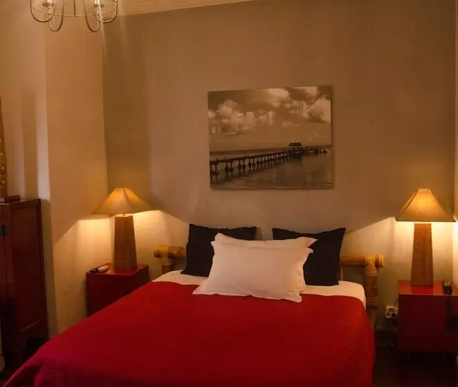 Le Pavillon De L’emyrne