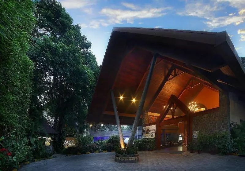 Fotos del hotel Uday Suites  The Airport:  11