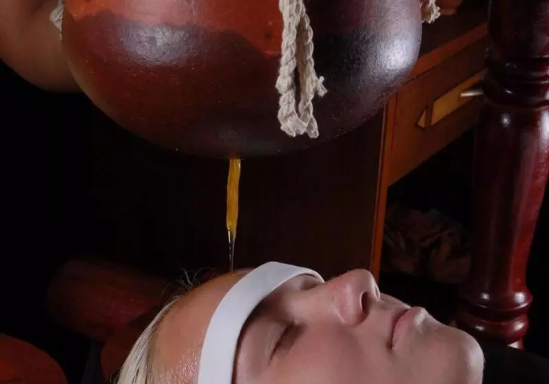 Fotos del hotel Uday Suites  The Airport:  10