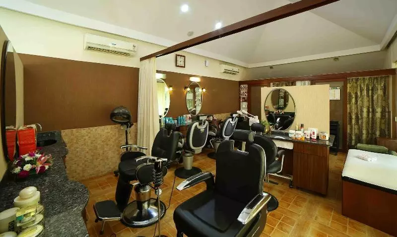 Fotos del hotel Uday Suites  The Airport:  25