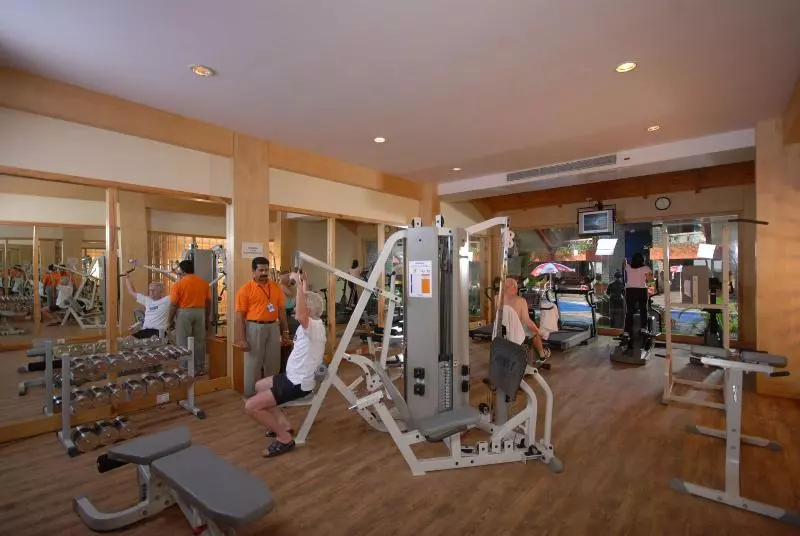 Fotos del hotel Uday Suites  The Airport:  12