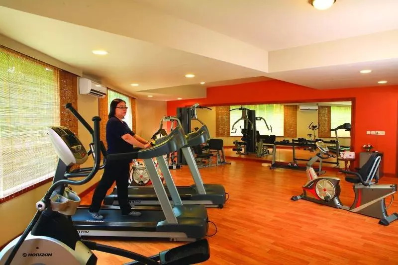 Fotos del hotel Uday Suites  The Airport:  3