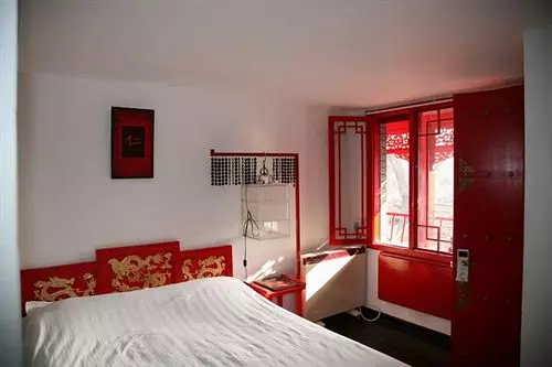 Du Palais Rouge (bell Tower)