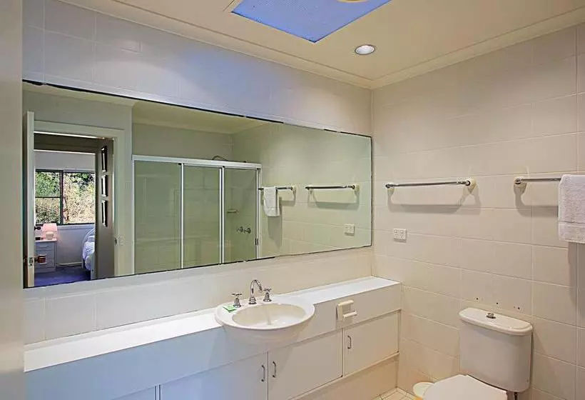 Fotos del hotel 11 James Cook Apartments:  4
