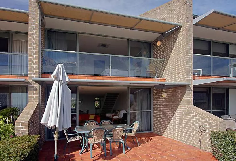 Fotos del hotel 11 James Cook Apartments:  11
