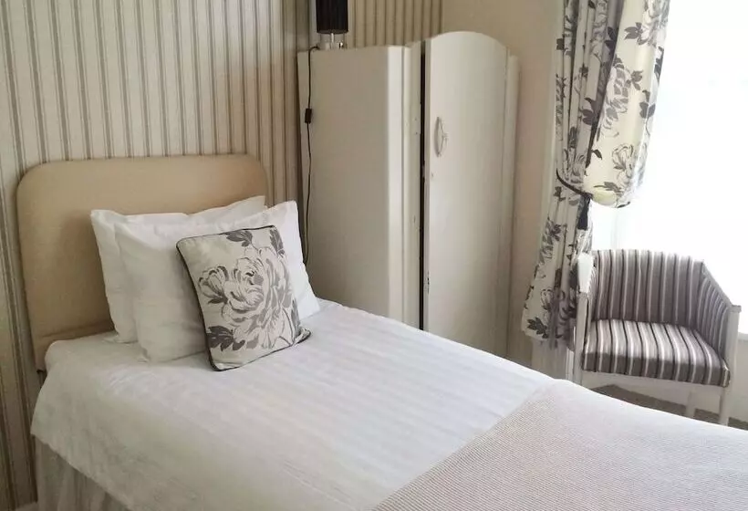 The Phantele Bed & Breakfast