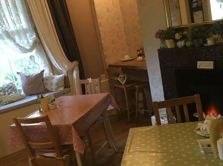 Fotos del hotel The Phantele Bed & Breakfast:  2