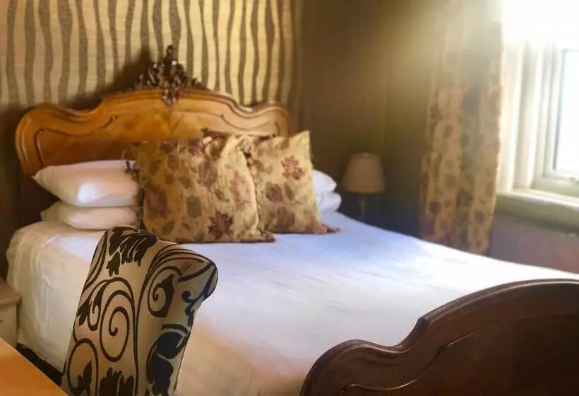 Fotos del hotel The Lilly Restaurant With Rooms:  16