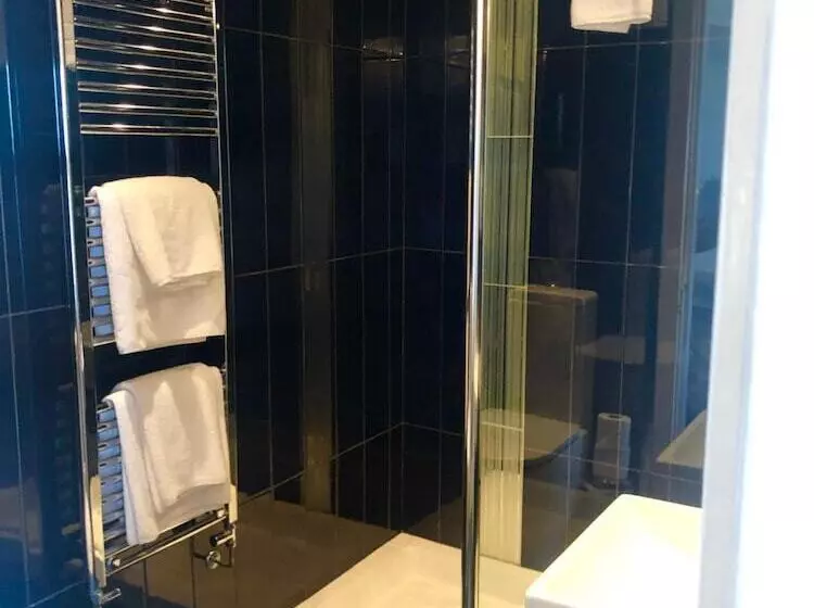 Fotos del hotel The Lilly Restaurant With Rooms:  13