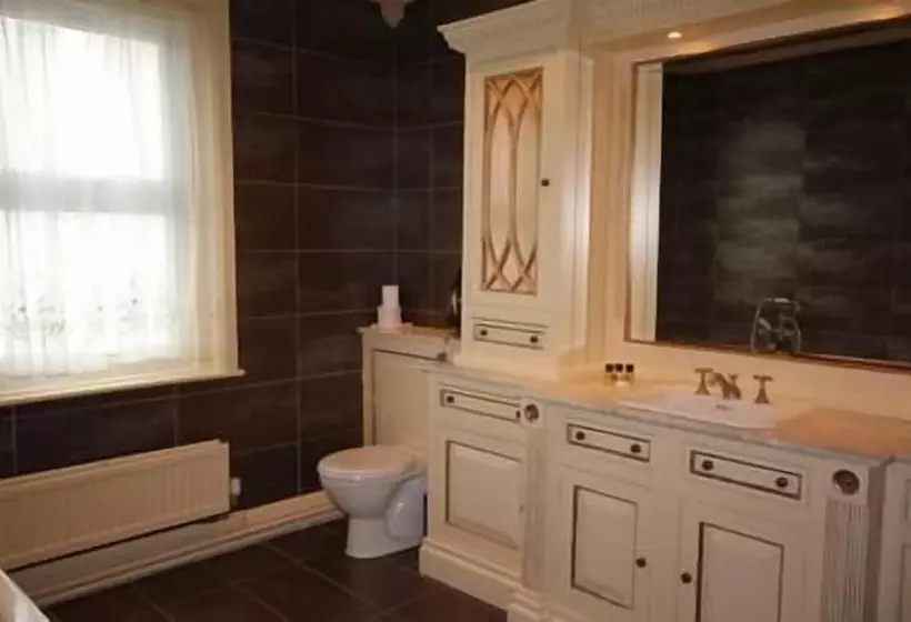 Fotos del hotel The Lilly Restaurant With Rooms:  3