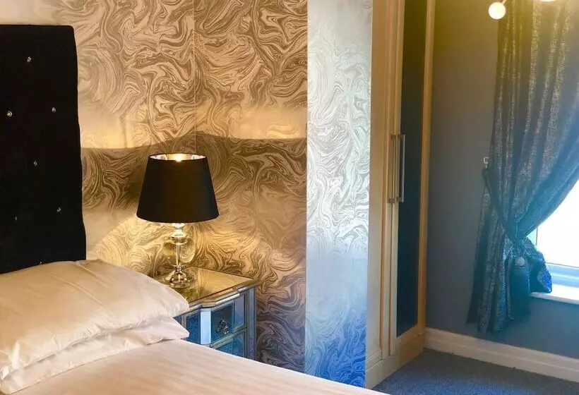 Fotos del hotel The Lilly Restaurant With Rooms:  18