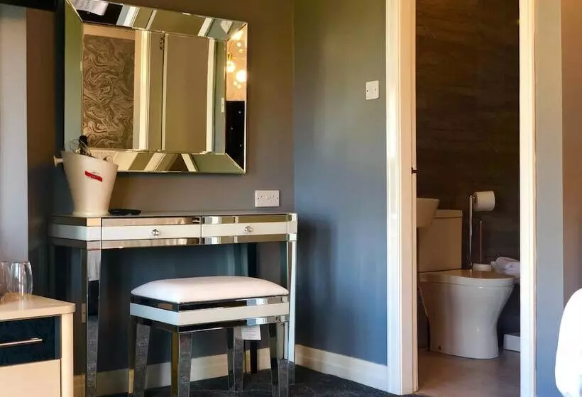 Fotos del hotel The Lilly Restaurant With Rooms:  20