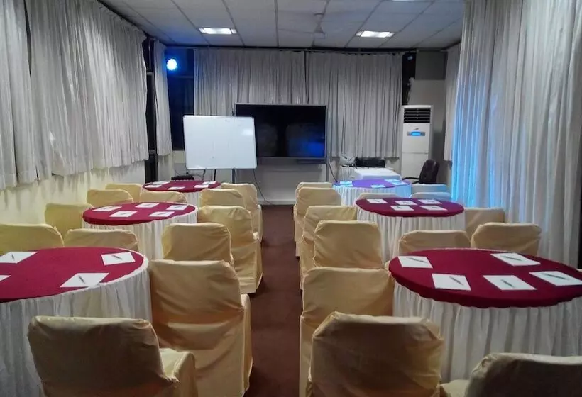 Fotos del hotel Orchard Pune:  8